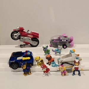 Paw Patrol Vehicle and Figure lSet